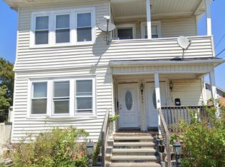 28 Winsor St, East Providence, RI 02914