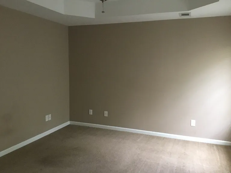 712 Keyes Dr — Photo 16