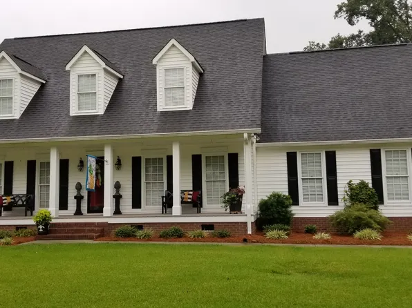 107 Bizzell Dr, Clinton, NC 28328