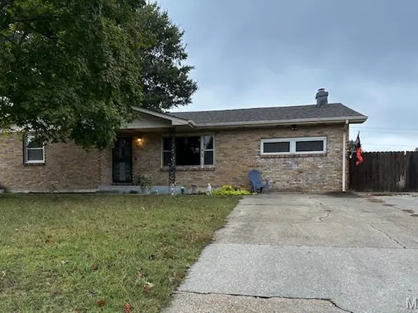 926 Crescent Dr, Sikeston, MO 63801