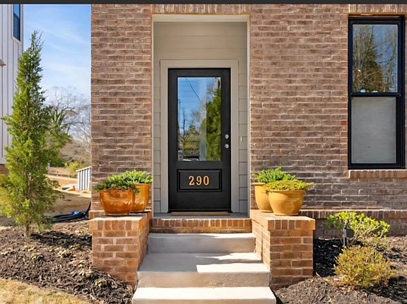 2nd image of 200 College St