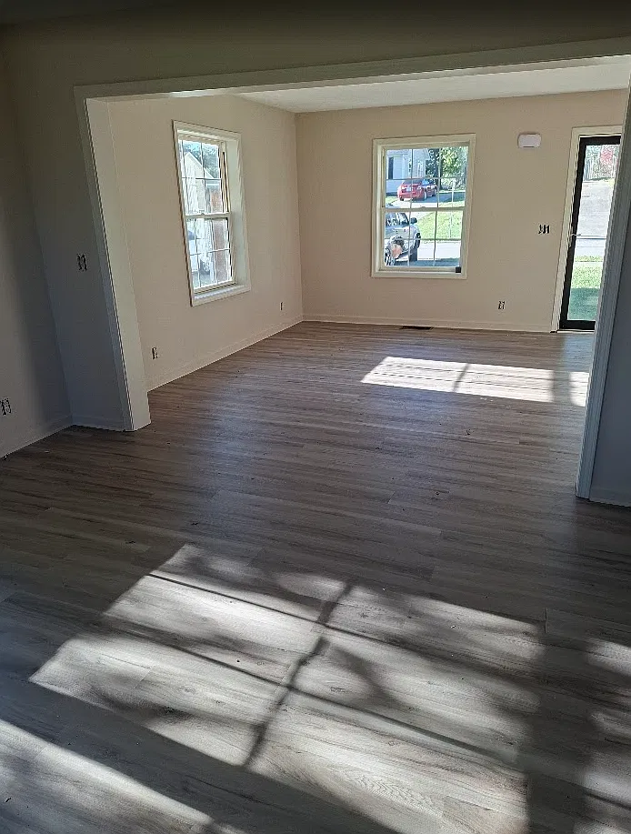 4 bed, 1288 sqft, $1,300 — Photo 2