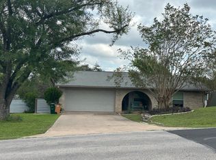 6805 Silvermine Dr, Austin, TX 78736
