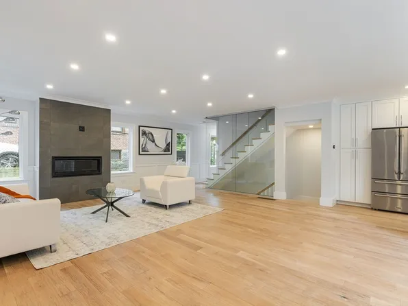 12 Belmont St #12, Newton, MA 02458