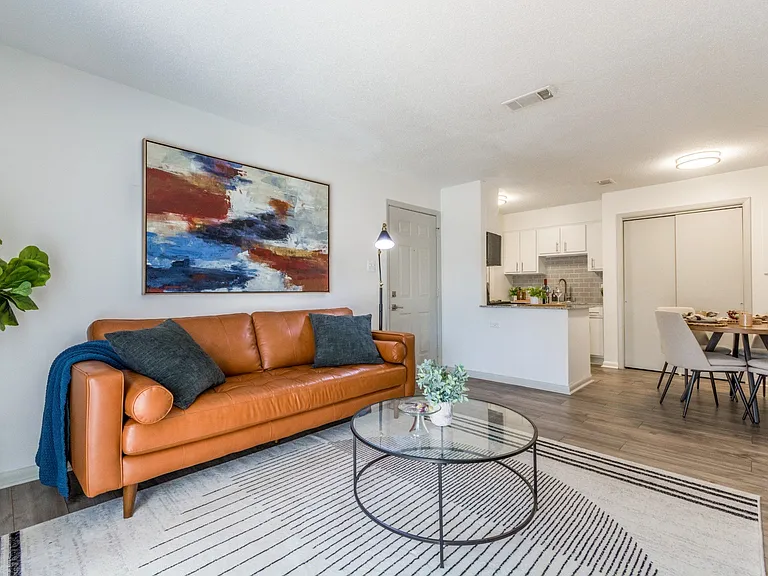Brightwaters Apartments — Photo 6