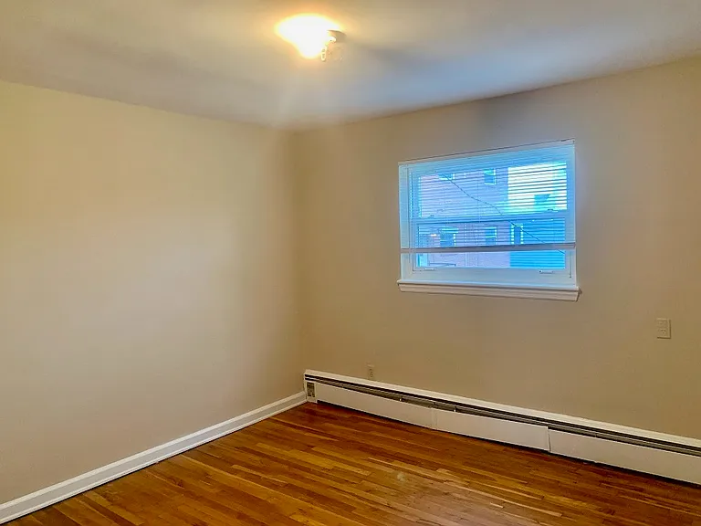 1027 Dacian Ave — Photo 5