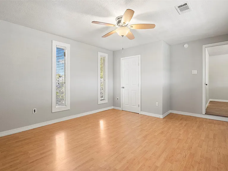 907 Northbend Dr — Photo 21