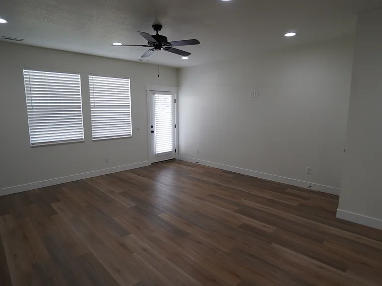 1565 S 150 W — Photo 5