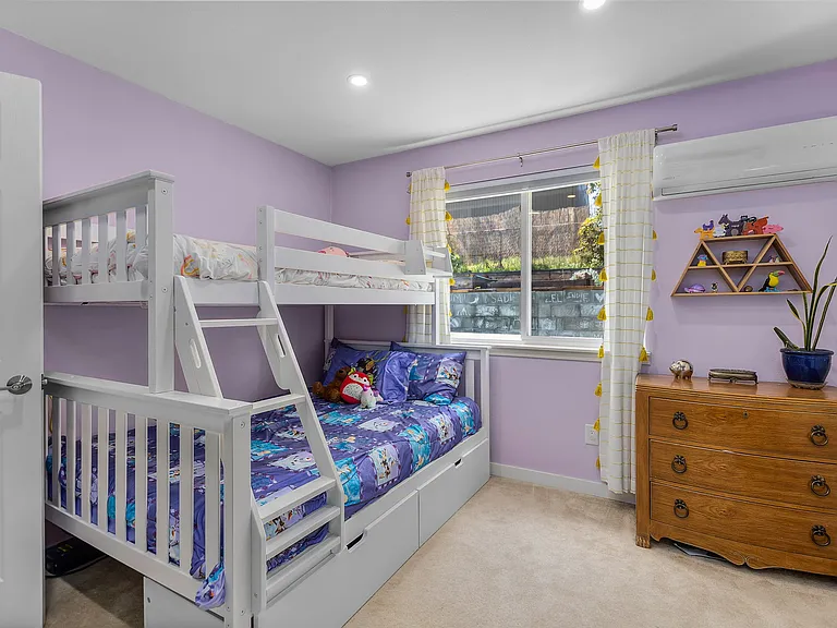 2807 NE Lotno Dr — Photo 9