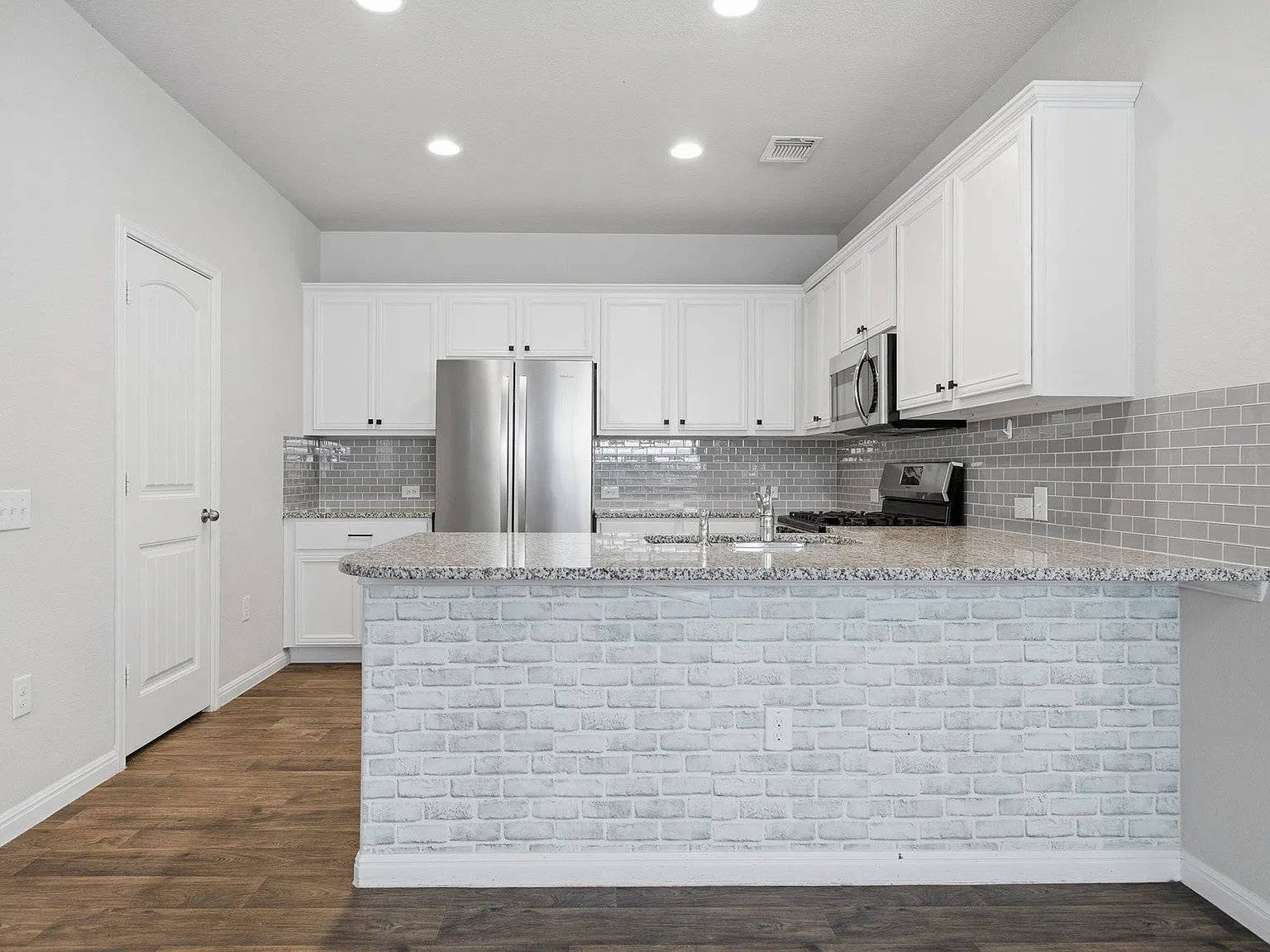 2 bed, 2.0 bath, 1443 sqft, $1,995 — Photo 3