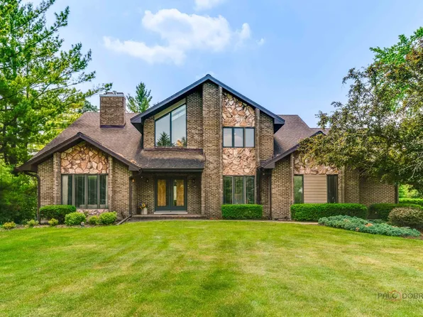 16088 W Woodbine Cir, Vernon Hills, IL 60061