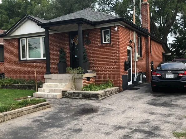 17 Silvercrest Ave, Toronto, ON M8W 2S3