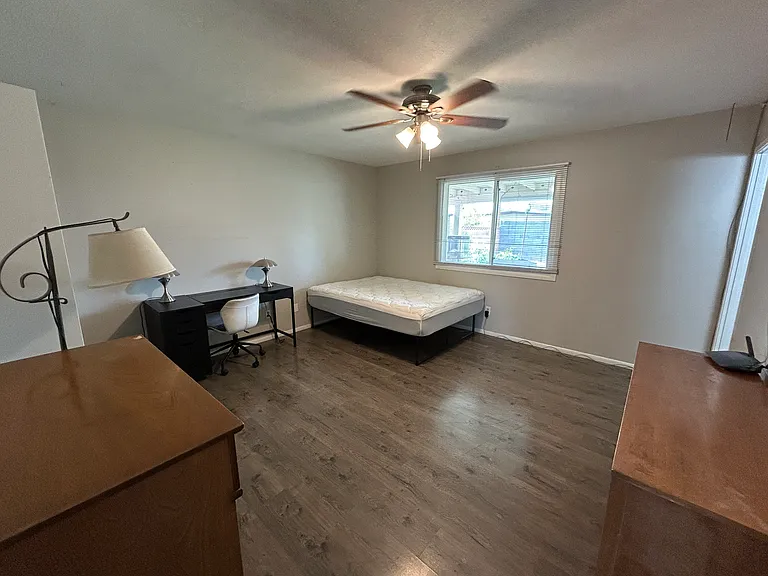 1248 E Loma Vista Dr — Photo 10