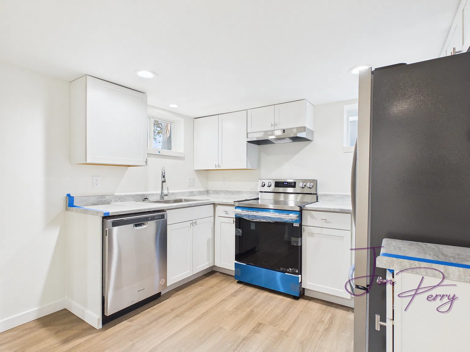 1 bed, 972 sqft, $1,800 — Photo 4