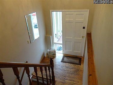 4th image of 8221 Venice Dr NE