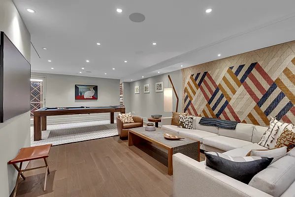 Sold by Corcoran | media 21