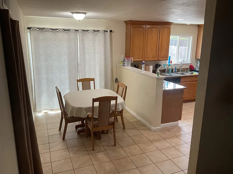 409 Elsinore Dr — Photo 9