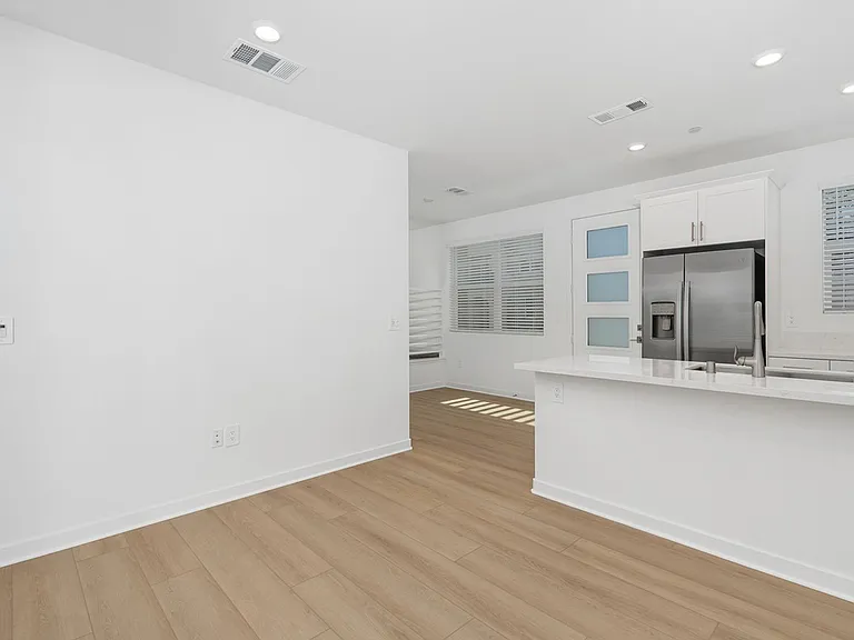 2638 E Lincoln Paseo — Photo 7