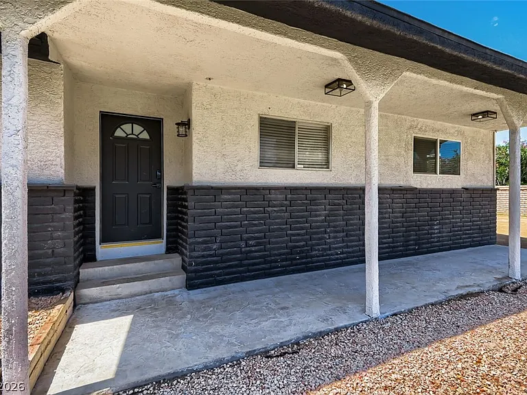 5631 Gilbert Ln — Photo 6