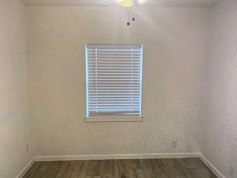 135 S Arizona Ave #1/2 — Photo 4