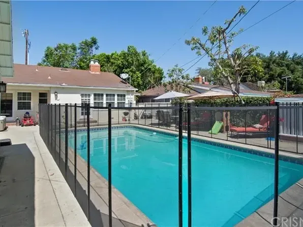 4860 Hayvenhurst Ave, Encino, CA 91436