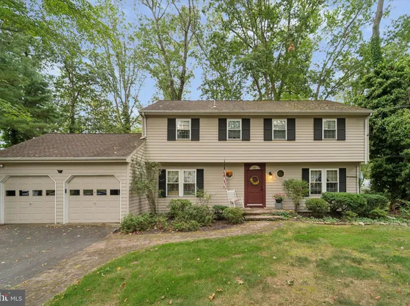 180 Dorchester Dr, East Windsor, NJ 08520