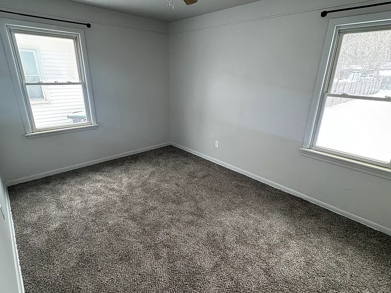 15424 Oldham St — Photo 5