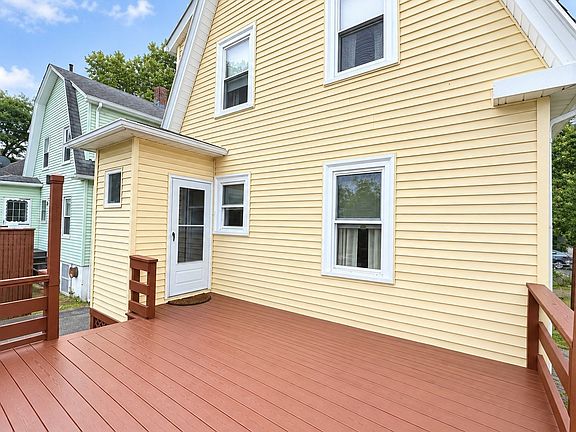 4th image of 18 Clement Ave