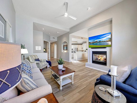 4th image of 20802 N GRAYHAWK Drive #1017