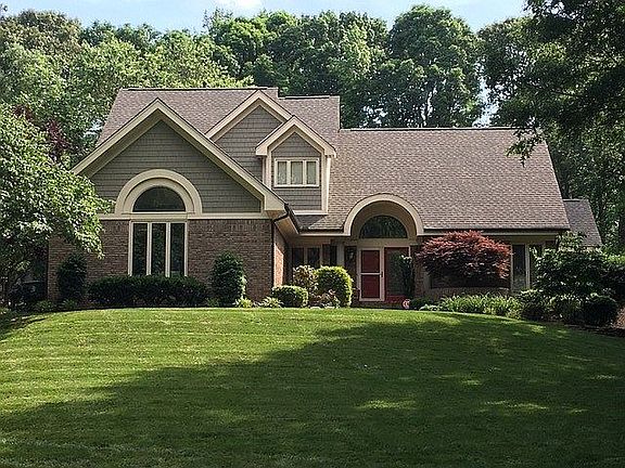 2nd image of 1917 Benjamin Dr
