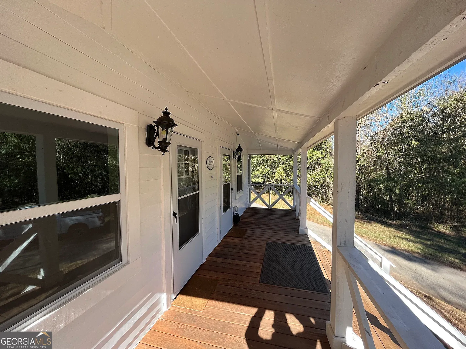3 bed, 2.5 bath, 1300 sqft, $2,000 — Photo 3