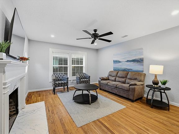 4th image of 2614 Roanoke Ave