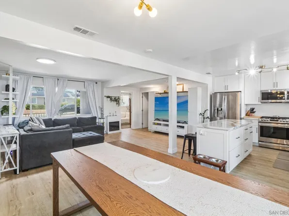 9239 Bellagio Rd, Santee, CA 92071