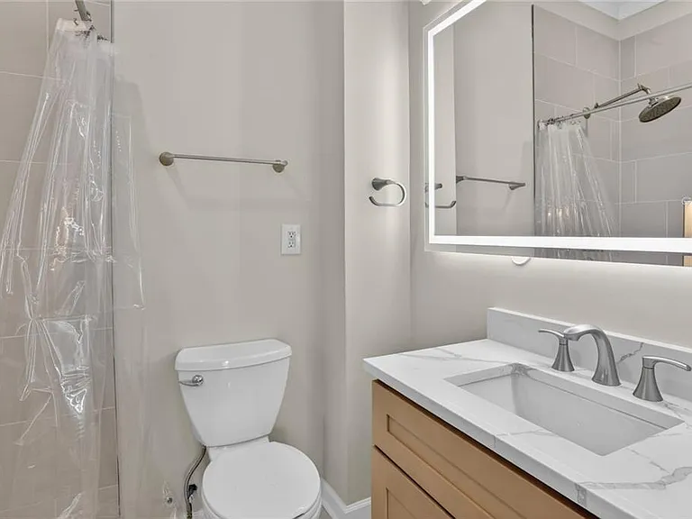585 Jones Ave NW — Photo 16