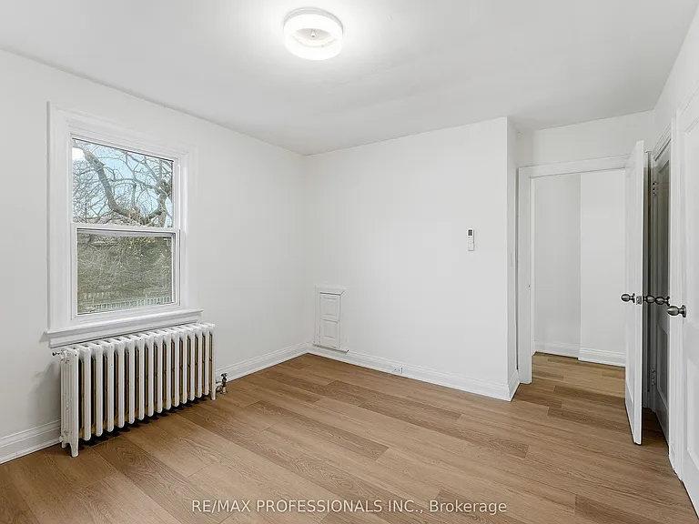 308 Jane St #UPPER — Photo 23