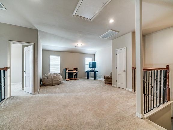 4th image of 2909 Cattle Baron Dr
