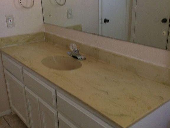 4th image of 225 La Mancha St