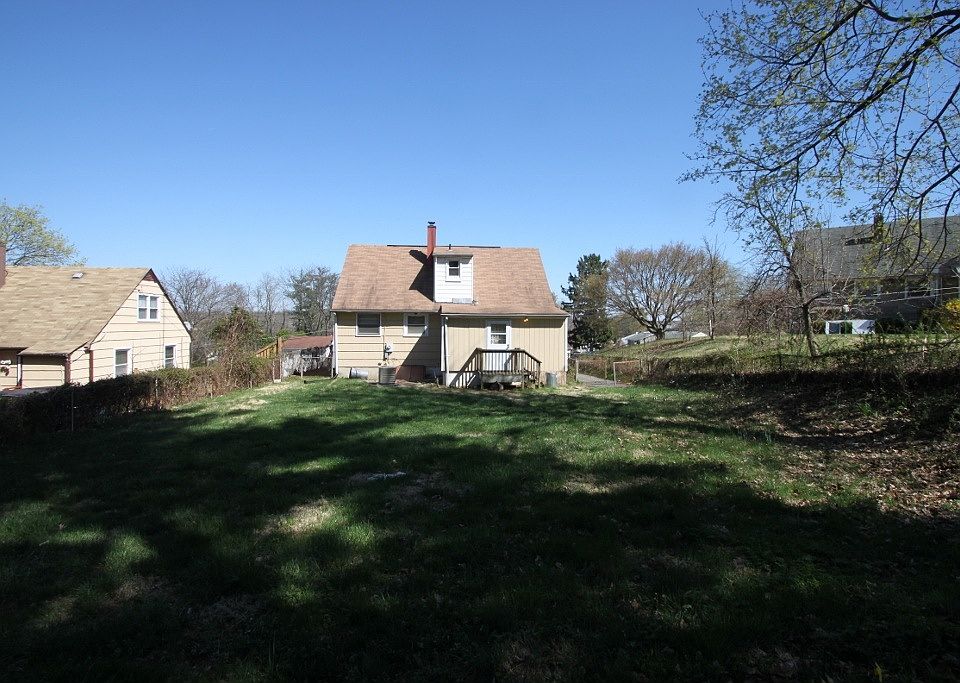 Large Fenced Back Yard