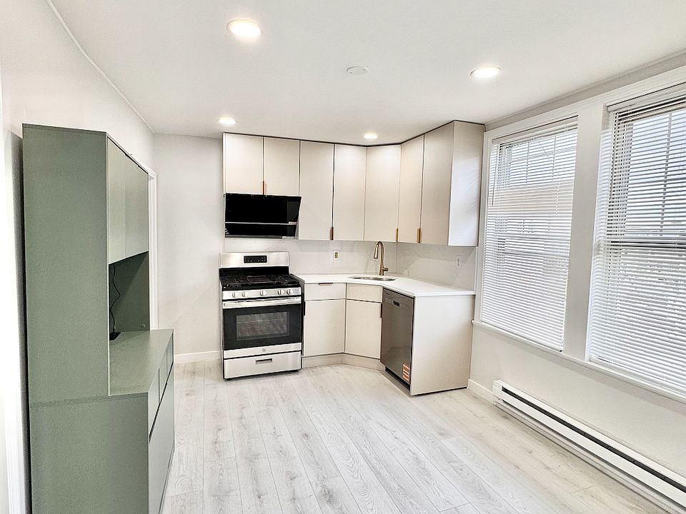 1st image of 739 Parker St #3