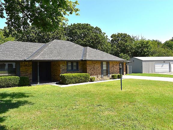 2nd image of 2449 Whispering Oak Dr