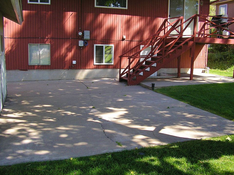 2nd image of 853 Chambers St