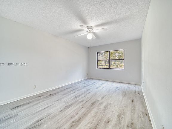 3rd image of 8290 Lake Dr #2