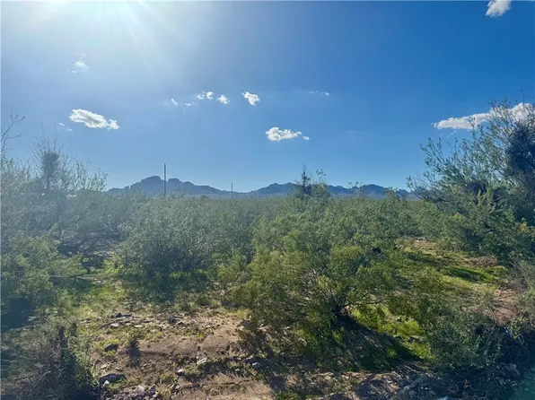 981 S Elfrida Rd, Golden Valley, AZ 86413