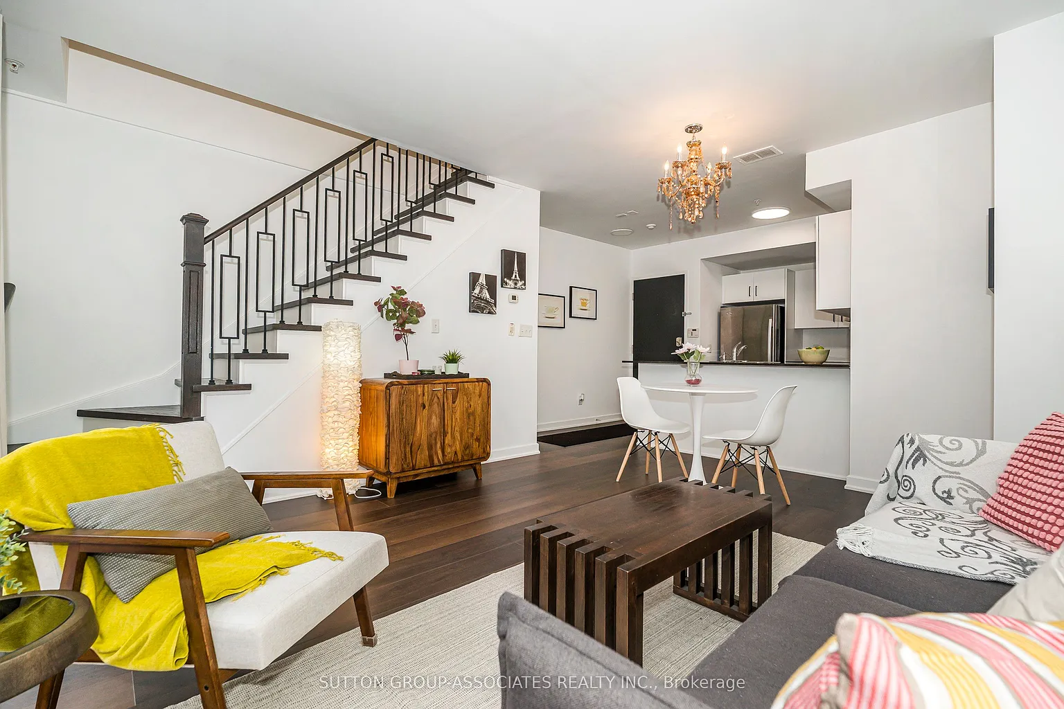539 Jarvis St #Penthouse 7 photo 1