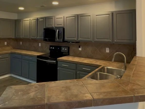 886 Ponderosa Ln, Lochbuie, CO 80603