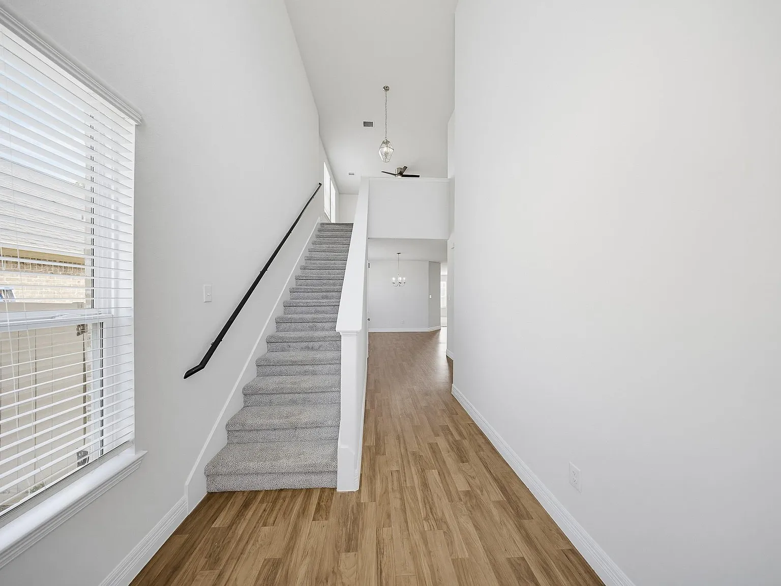 4 bed, 2.5 bath, 2626 sqft, $2,800 — Photo 2