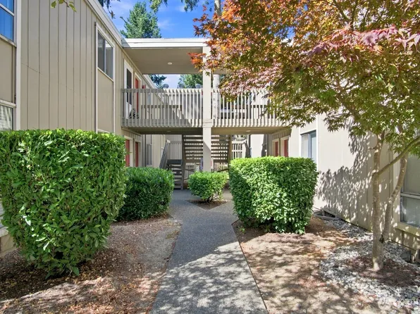 4801 180th Street SW #B205, Lynnwood, WA 98037
