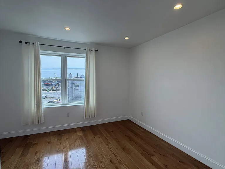 3463 Princeton Ave — Photo 8