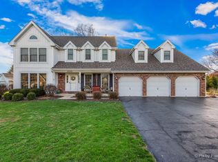 3045 Meadow Dr, Saint Charles, IL 60175