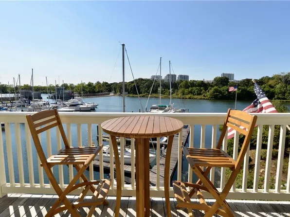 123 Harbor Dr APT 512, Stamford, CT 06902